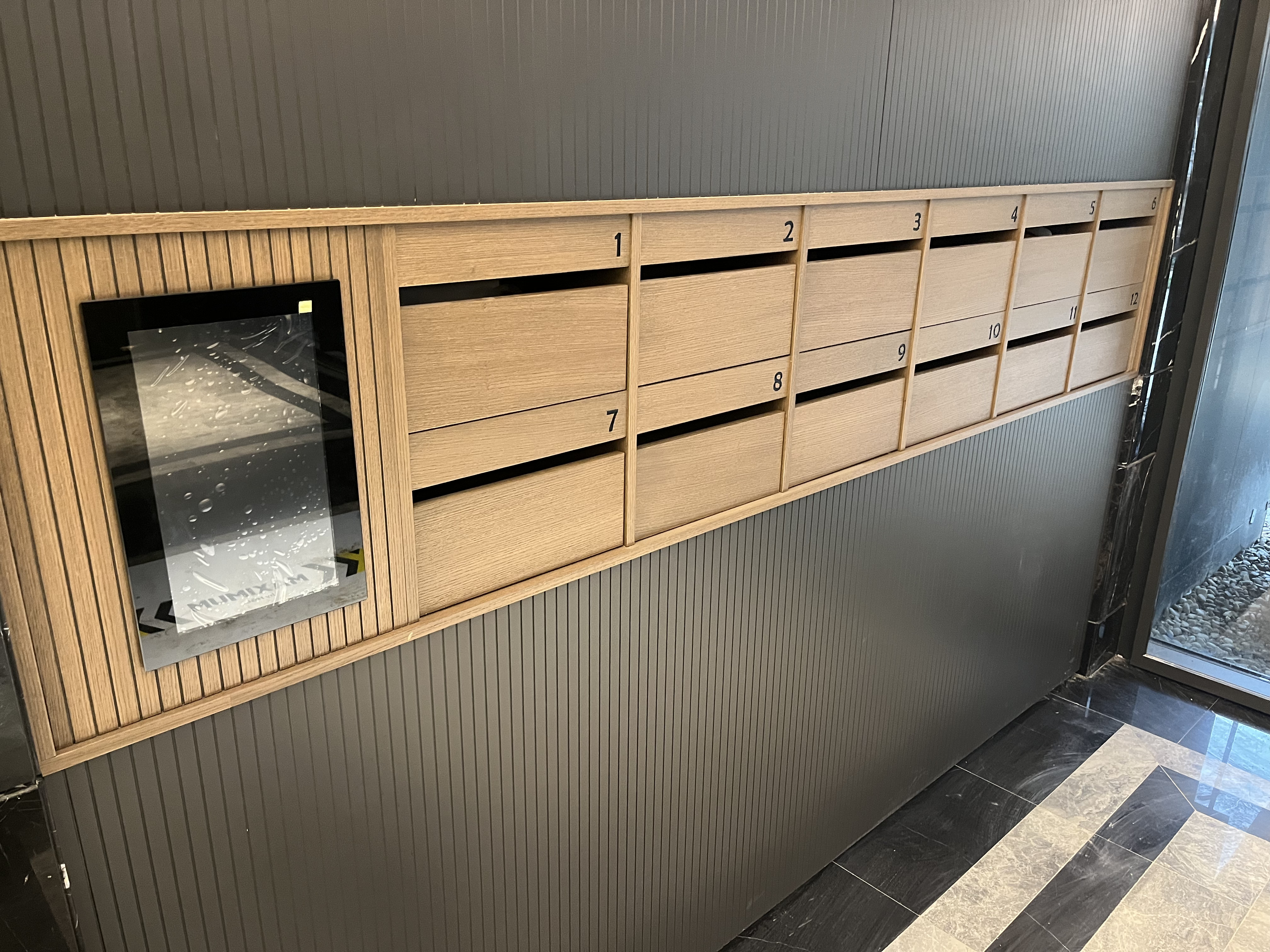 MESA ASL Kent Etiler | 15.6″ Flush-Mounted Information Display