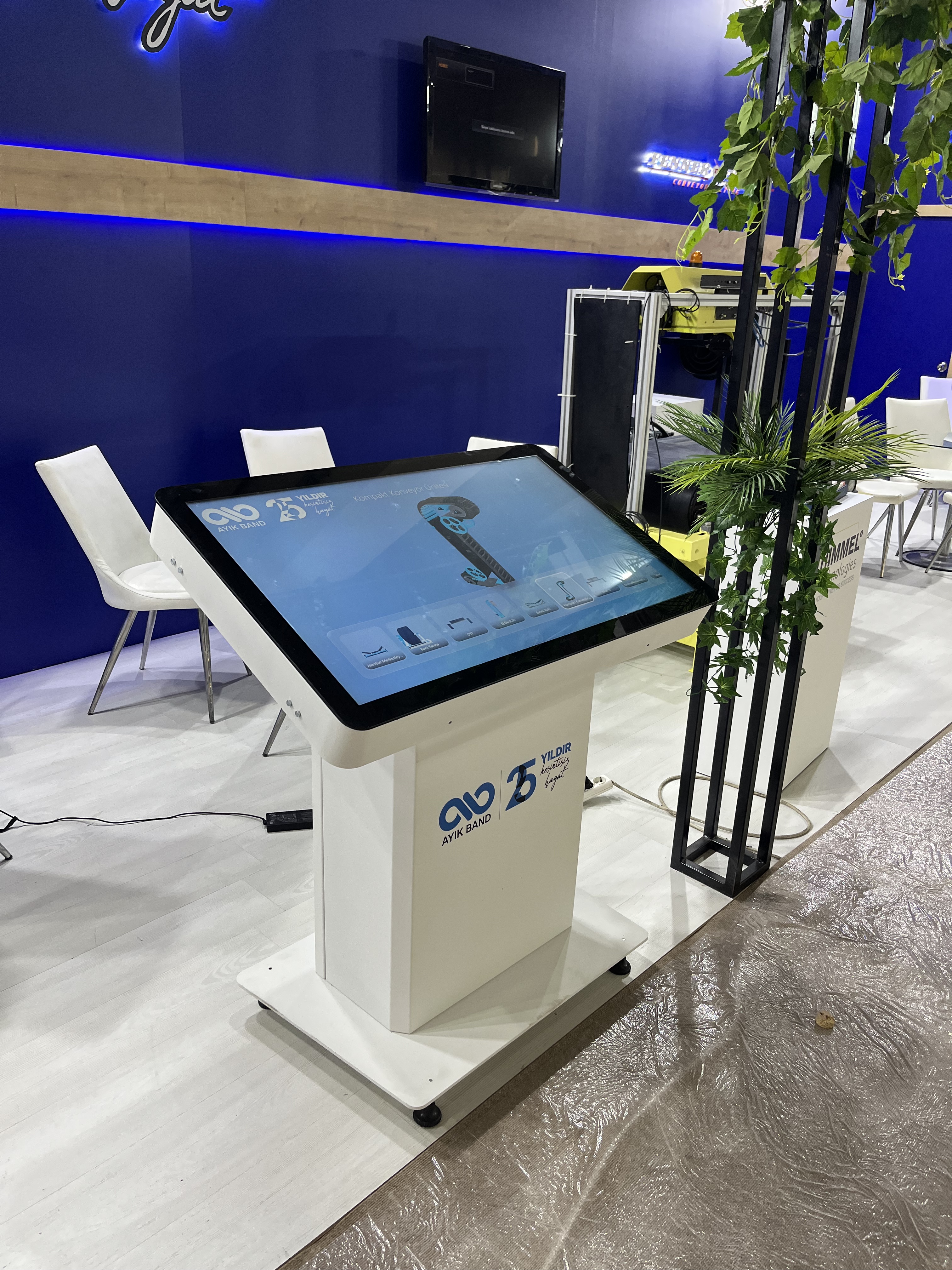 AYIK BAND - NX200DS Info Kiosk