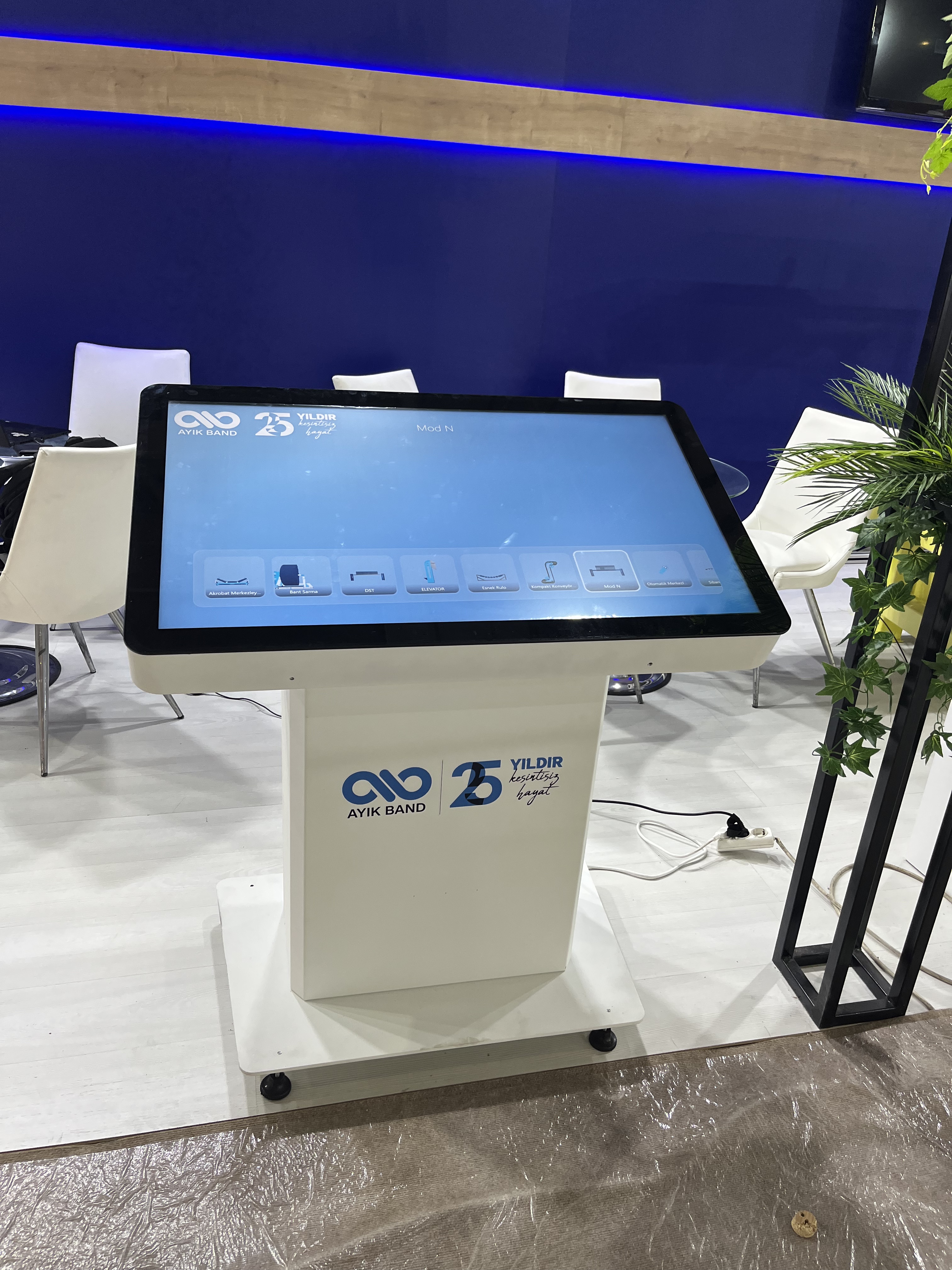 AYIK BAND - NX200DS Info Kiosk - 2
