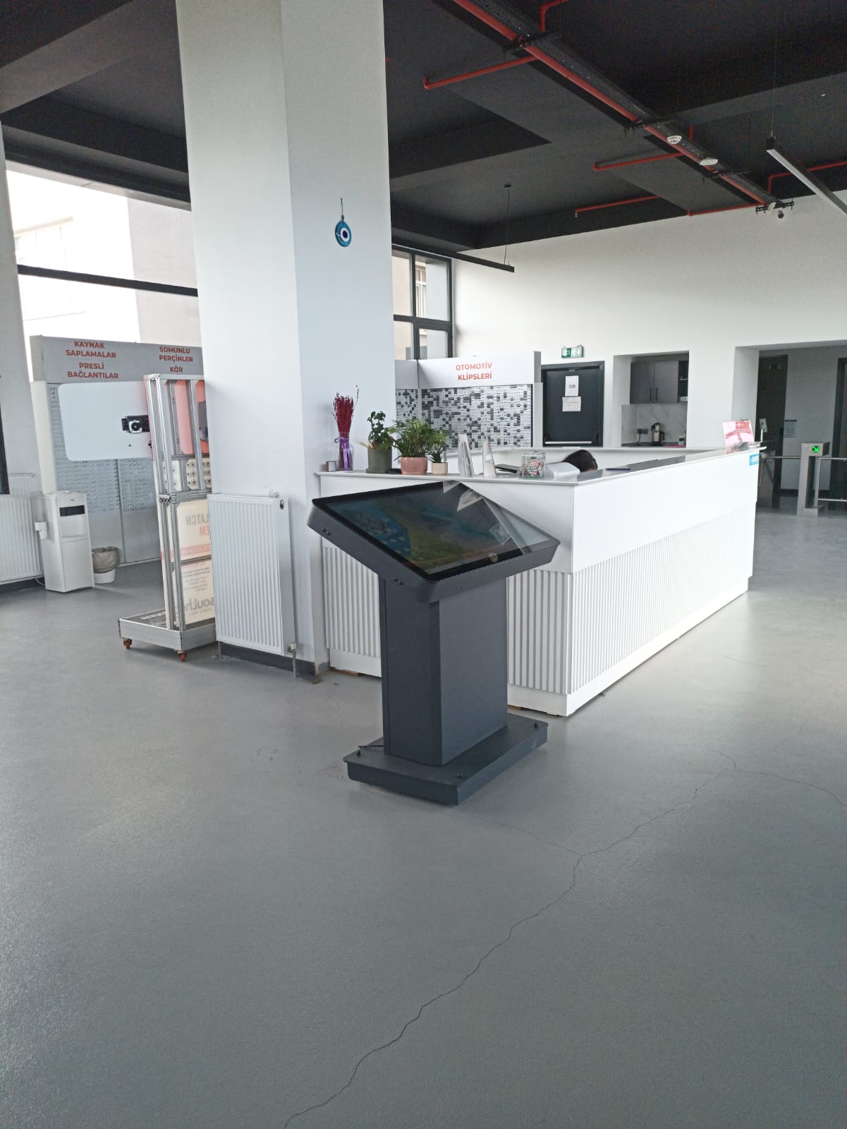 Onurfix NX200DS Info Kiosk - 3
