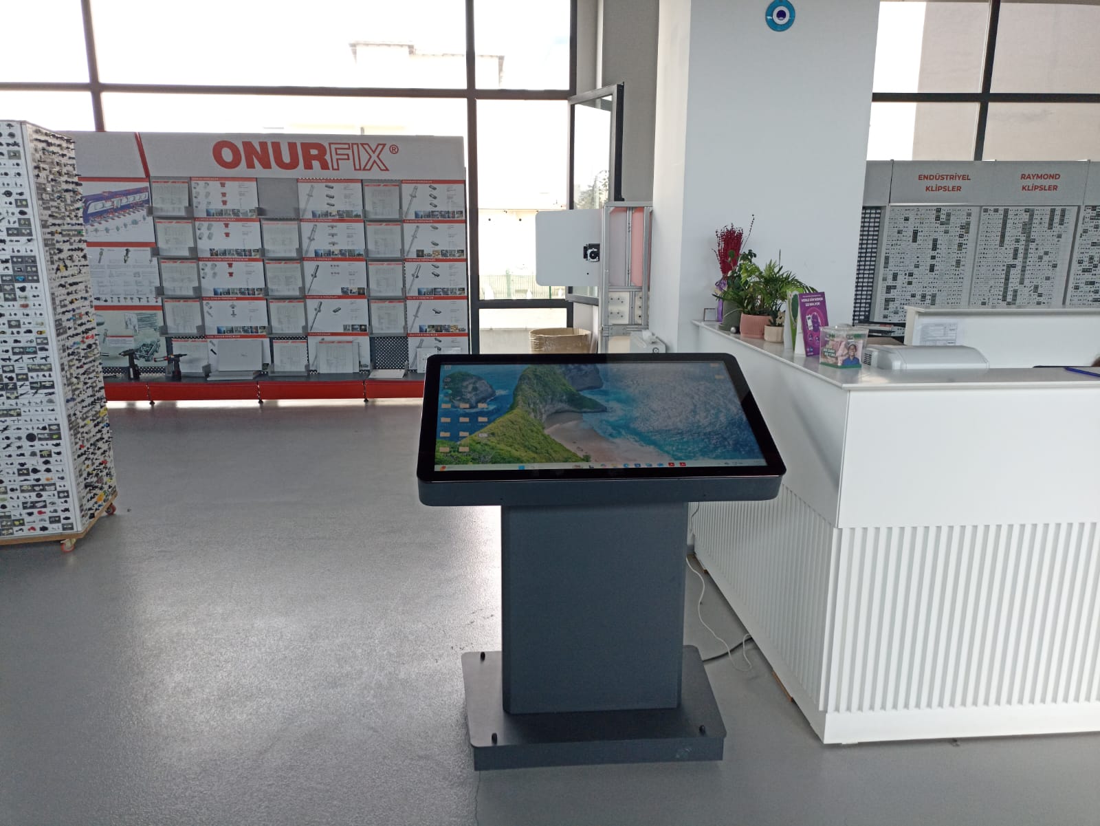 Onurfix NX200DS Info Kiosk - 4