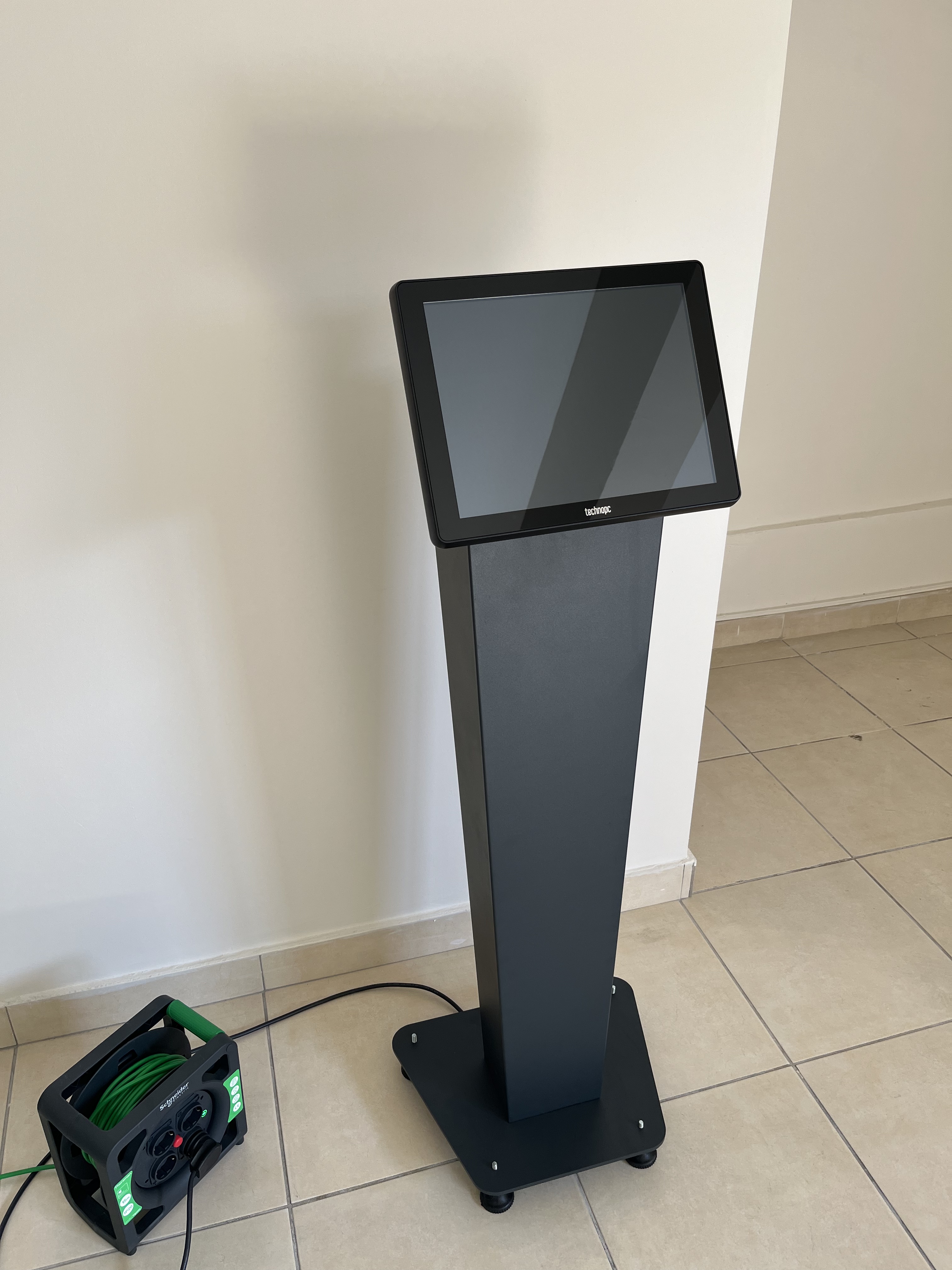 NX500 Custom - Self Service Check-in Kiosk - 2